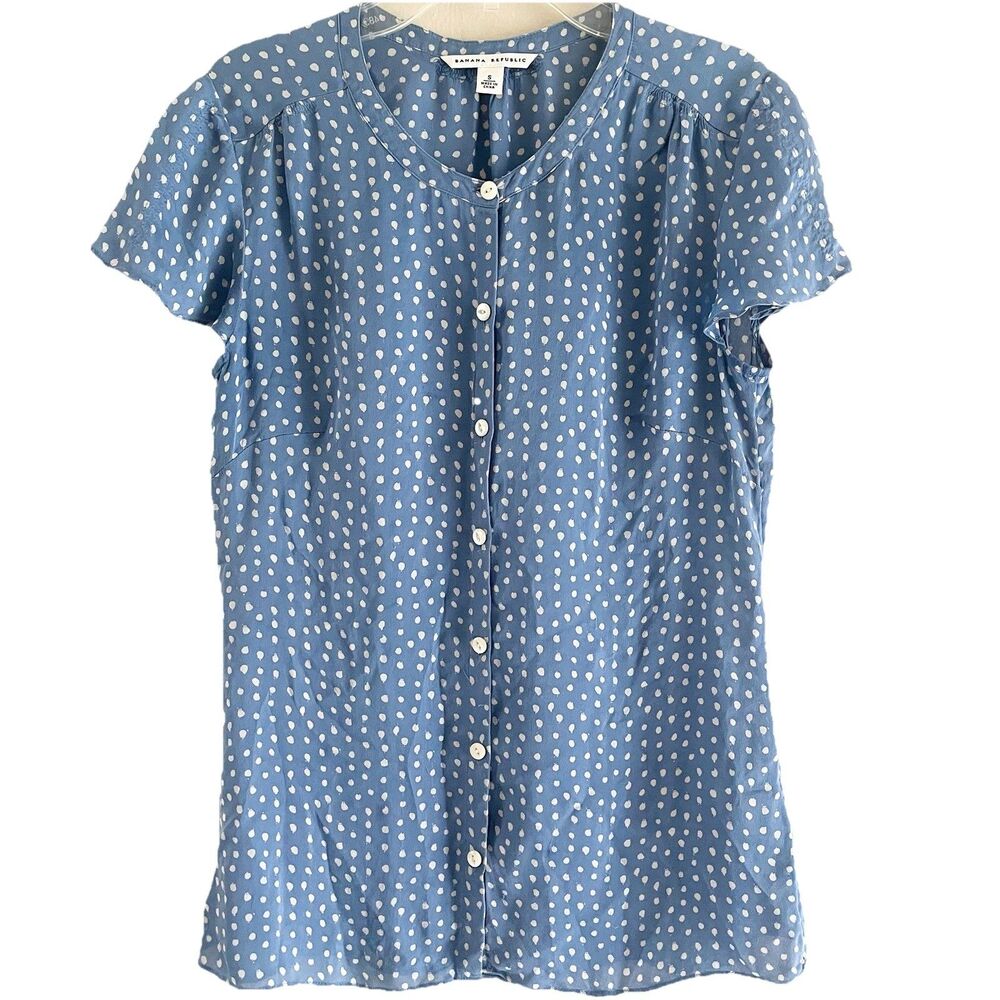Banana Republic Blue Silk Top Size S Flutter Short Sleeves White Dotted Buttoned